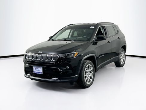 Used 2022 Jeep Compass Latitude AWD/4WD image 1