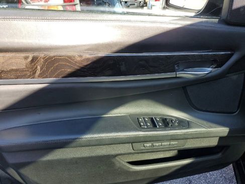 Used 2013 BMW 750Li xDrive image 10