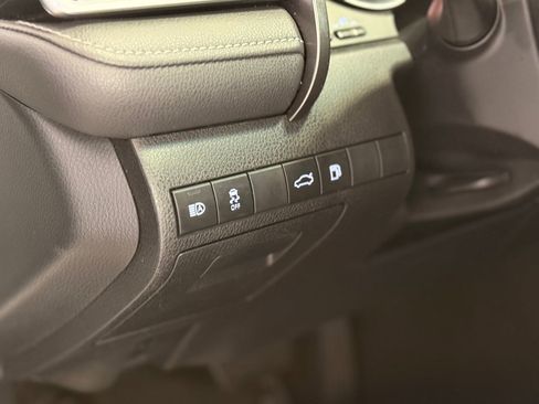 Used 2018 Toyota Camry XSE image 30