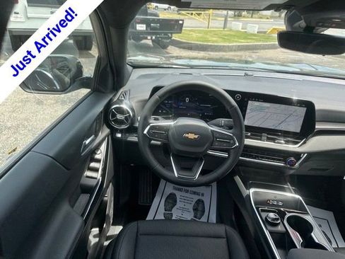 New 2026 Chevrolet Equinox LT w/ Convenience Package II FWD image 28