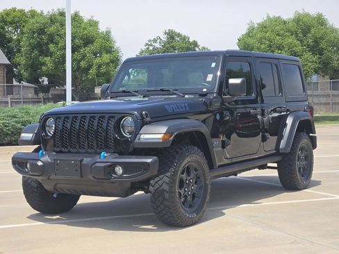 Used 2023 Jeep Wrangler Unlimited w/ Cold Weather Group AWD/4WD image 3