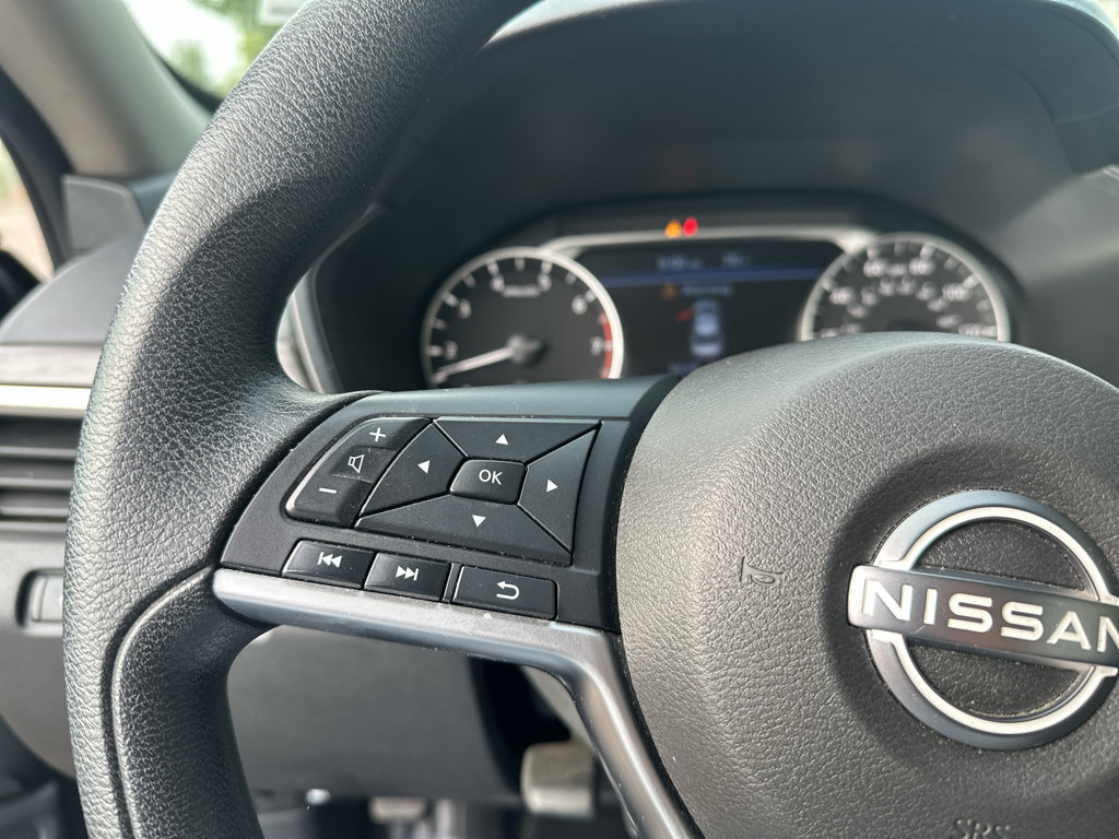 Used 2024 Nissan Altima 2.5 SV FWD image 23