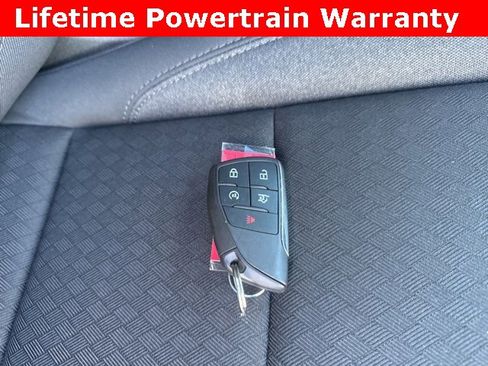 Used 2025 Chevrolet Suburban LS image 6