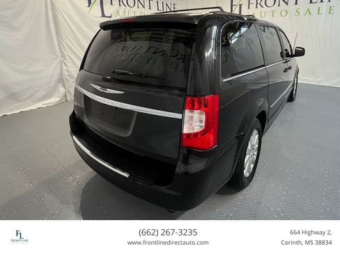 Used 2015 Chrysler Town & Country Touring FWD image 7