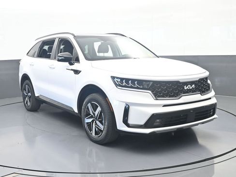 Used 2022 Kia Sorento EX w/ Panoramic Sunroof Package FWD image 9