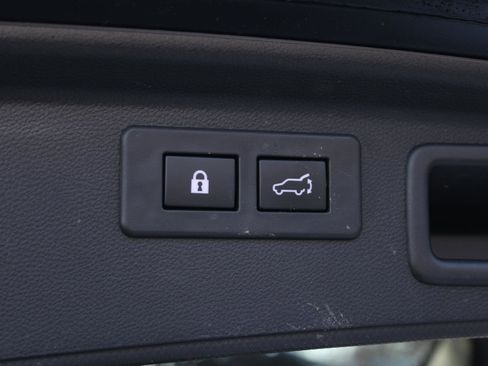 Used 2023 Subaru Forester Touring image 9