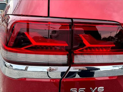 Used 2022 Volkswagen Atlas SE image 44