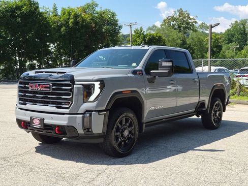 Used 2024 GMC Sierra 2500 AT4 w/ AT4 Premium Plus Package AWD/4WD image 10