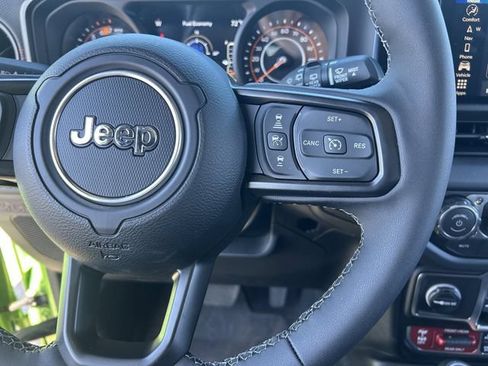 Used 2026 Jeep Wrangler Unlimited Rubicon AWD/4WD image 27