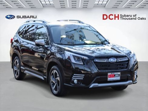Used 2023 Subaru Forester Touring image 3