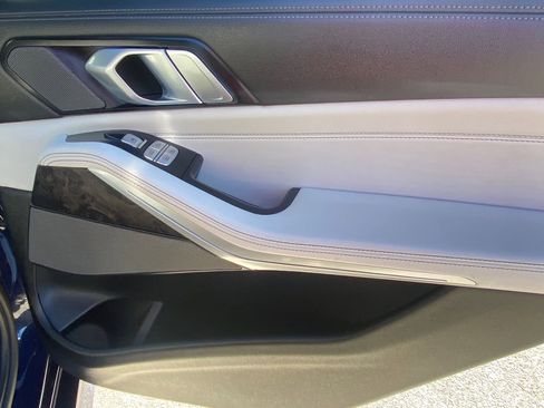 Used 2024 BMW X7 xDrive40i w/ Executive Package image 18