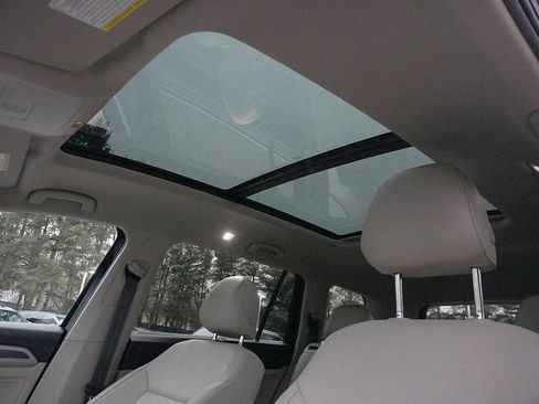 Used 2021 Volkswagen Atlas SE w/ Panoramic Sunroof Package image 23