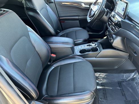 Used 2025 Ford Escape ST-Line image 10