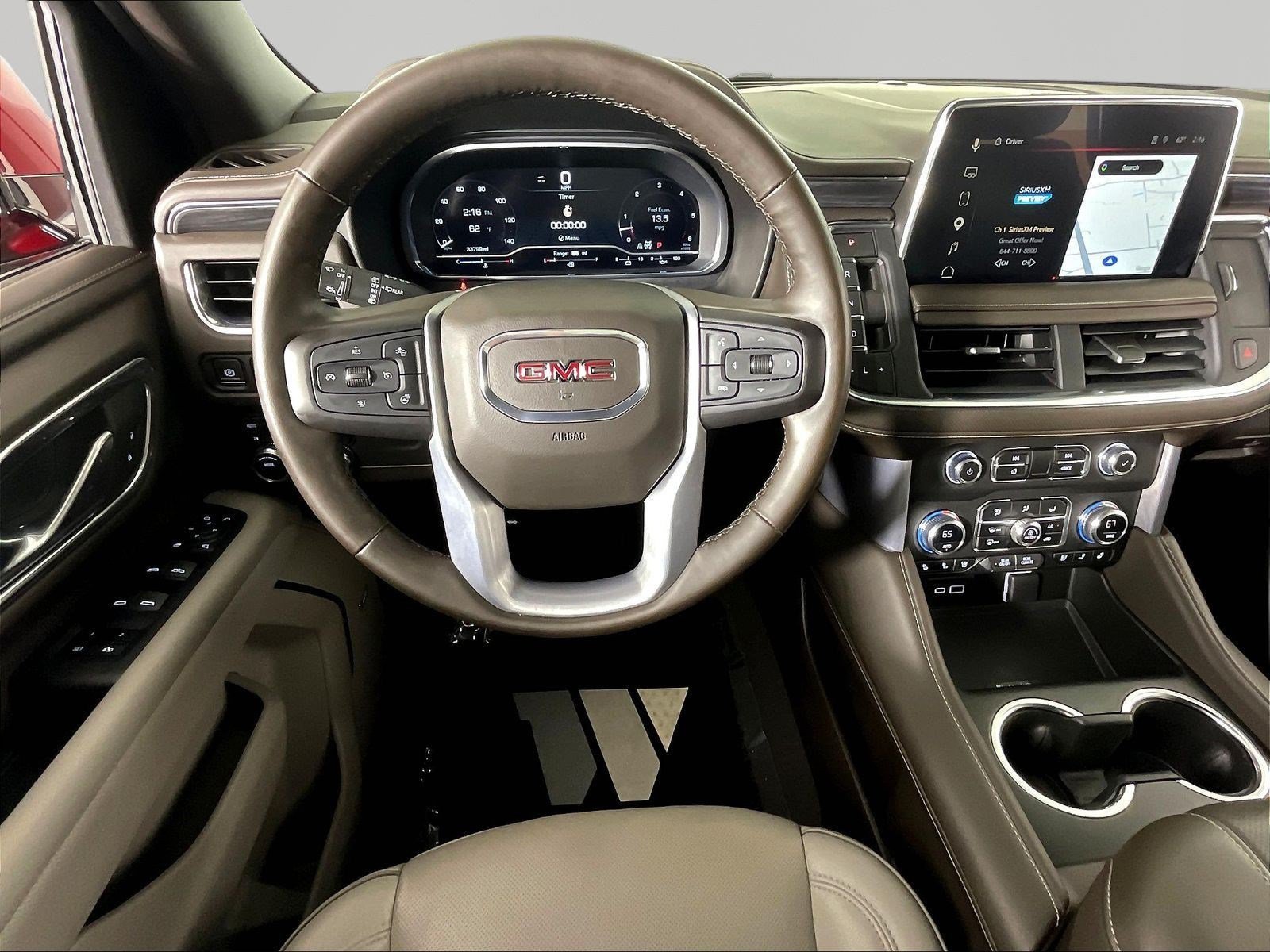 Used 2023 GMC Yukon XL SLT w/ SLT Premium Package AWD/4WD image 8