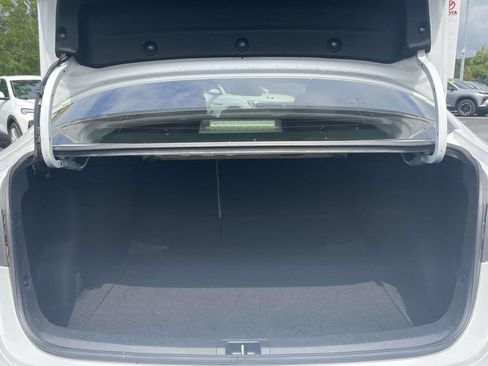 Used 2025 Toyota Corolla LE FWD image 10