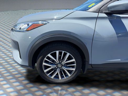 Used 2021 Nissan Kicks SV FWD image 12