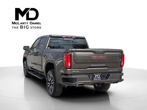 Used 2019 GMC Sierra 1500 AT4 w/ AT4 Premium Package image 4