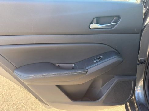 Used 2019 Nissan Altima 2.5 S FWD image 12