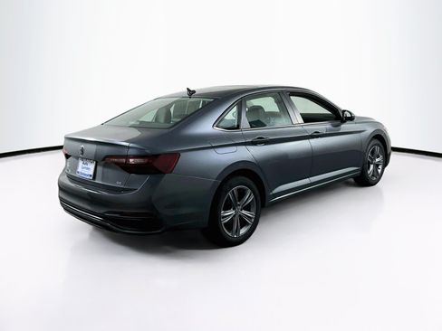 Used 2023 Volkswagen Jetta SE FWD image 5