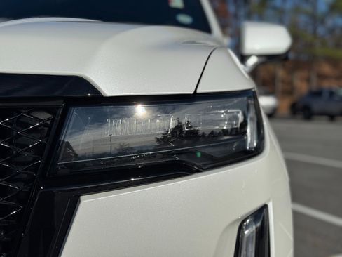 Used 2023 Cadillac Escalade ESV Sport w/ Touring Package image 17