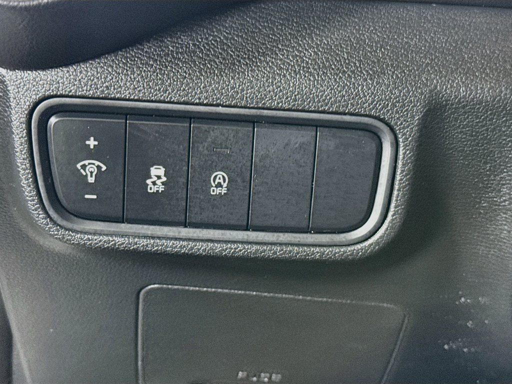 Used 2024 Kia Soul LX w/ LX Technology Package FWD image 18