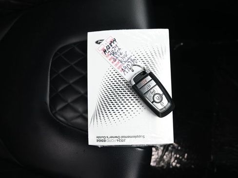 Used 2024 Ford Edge Titanium image 11