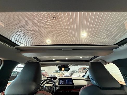 Used 2024 Toyota Prius Prime SE image 35