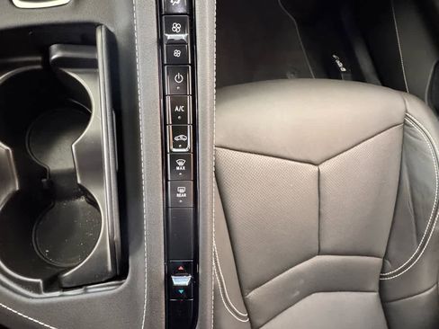 Used 2025 Chevrolet Corvette Stingray Coupe w/ 1LT image 21