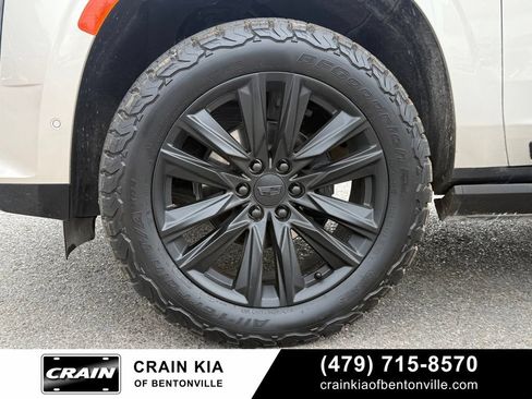 Used 2024 Cadillac Escalade ESV Sport Platinum w/ Heavy-Duty Trailer Package AWD/4WD image 35