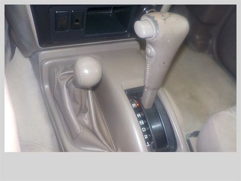 Used 2003 Nissan Pathfinder SE w/ SE Sunroof Pkg AWD/4WD image 25