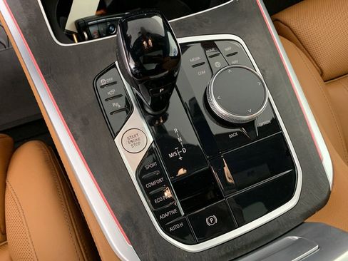 Used 2022 BMW X5 sDrive40i w/ Luxury Seating Package image 18