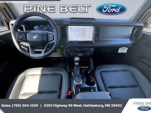 New 2025 Ford Bronco Badlands image 9