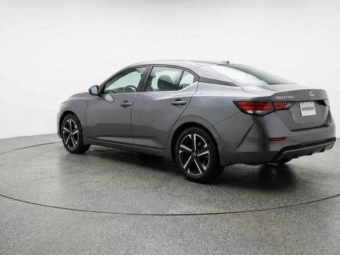 Used 2025 Nissan Sentra SV image 6