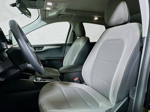 Used 2022 Ford Escape SE w/ SE Sport Appearance Package image 11