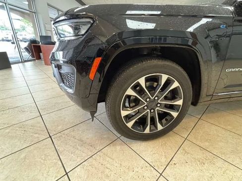 Used 2022 Jeep Grand Cherokee Overland AWD/4WD image 12