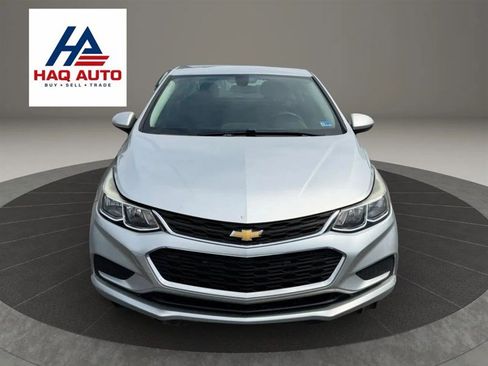 Used 2018 Chevrolet Cruze LS FWD image 2