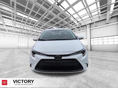 Used 2024 Toyota Corolla LE FWD image 7