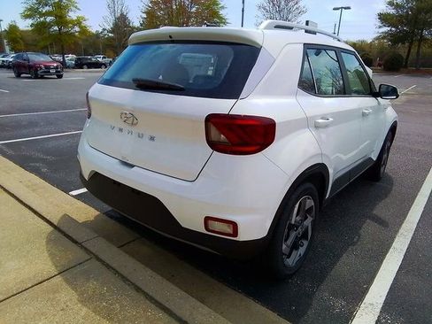 New 2025 Hyundai Venue SEL image 7