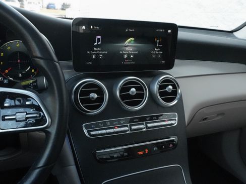 Used 2022 Mercedes-Benz GLC 300 image 23
