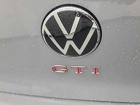 Used 2025 Volkswagen GTI SE FWD image 11