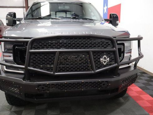 Used 2022 Ford F250 Lariat w/ Lariat Ultimate Package AWD/4WD image 16