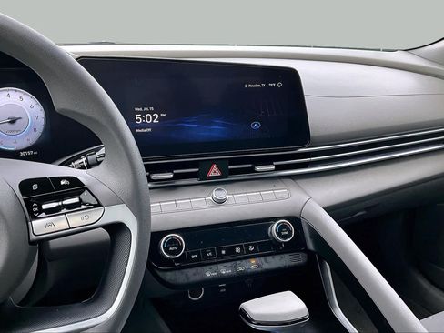 Certified 2024 Hyundai Elantra SEL FWD image 7