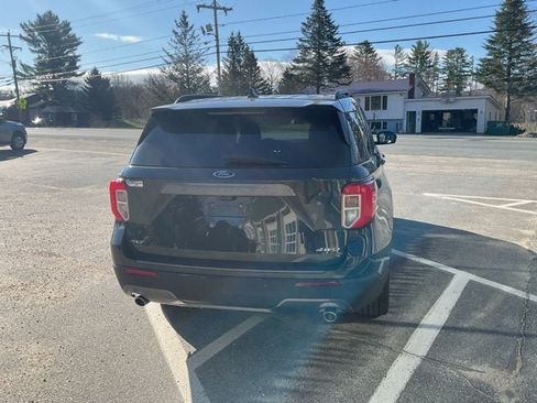 Certified 2022 Ford Explorer XLT w/ Equipment Group 202A AWD/4WD image 7