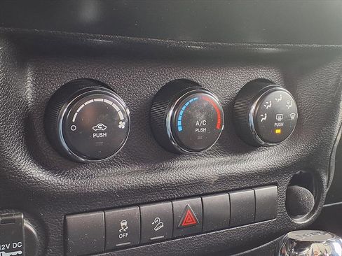 Used 2013 Jeep Wrangler Unlimited Sport w/ Connectivity Group image 18