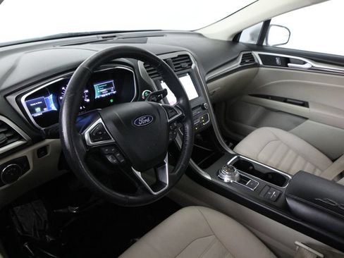 Used 2018 Ford Fusion SE w/ Equipment Group 602A FWD image 6