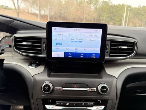 Used 2020 Ford Explorer XLT w/ Equipment Group 202A image 18