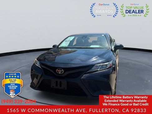 Used 2020 Toyota Camry SE FWD image 4