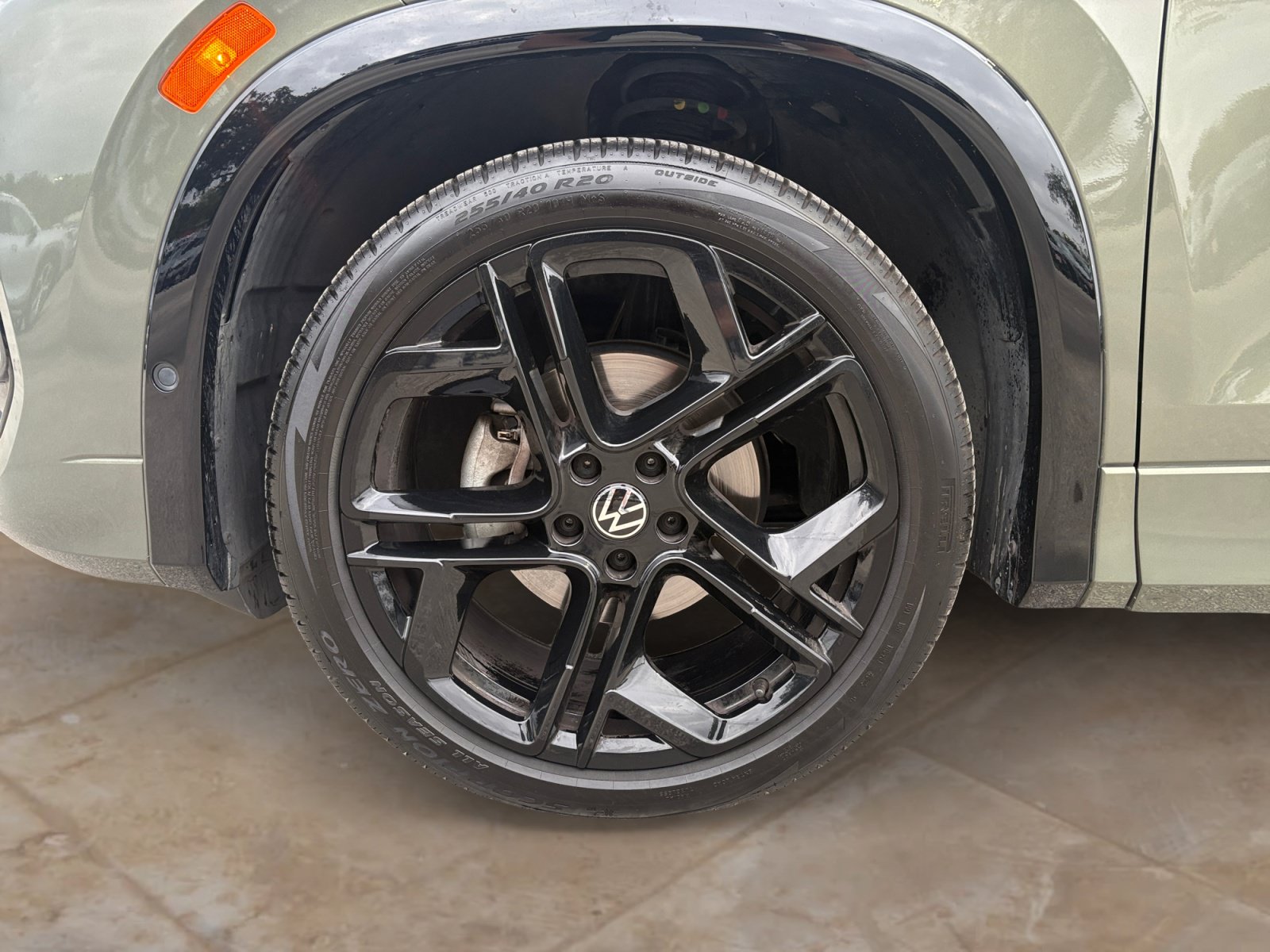 Certified 2026 Volkswagen Tiguan SE R-Line FWD image 25
