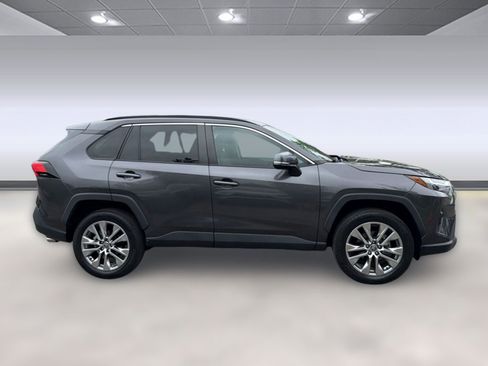 Used 2023 Toyota RAV4 XLE Premium FWD image 8