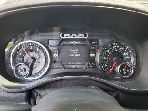 Used 2019 RAM 1500 Laramie AWD/4WD image 32